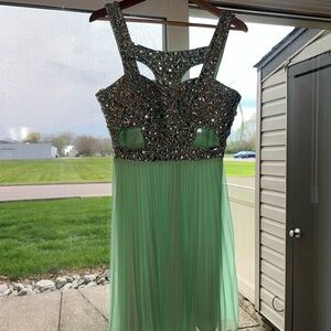 Sparkling Green Sleeveless Dress